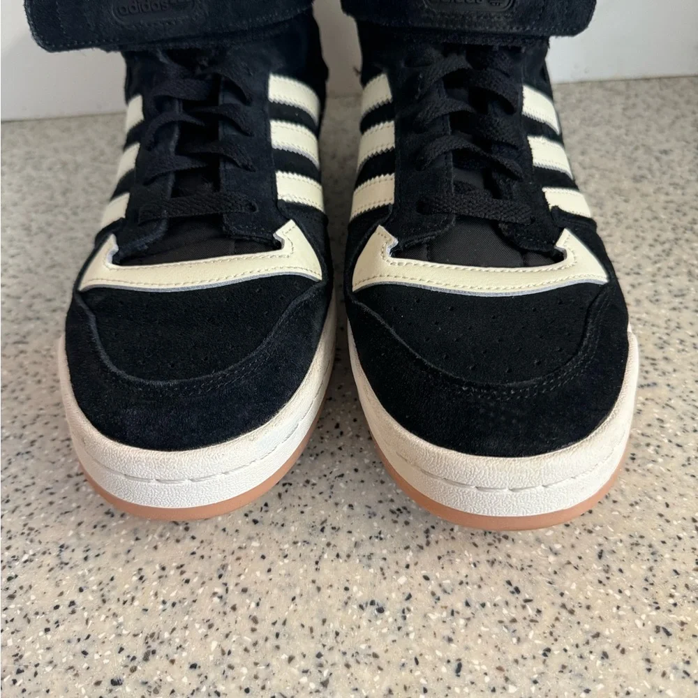 Adidas-Fz6252 Men’s Mid Black+Cream Gum Forum Suede casual sneaker.11